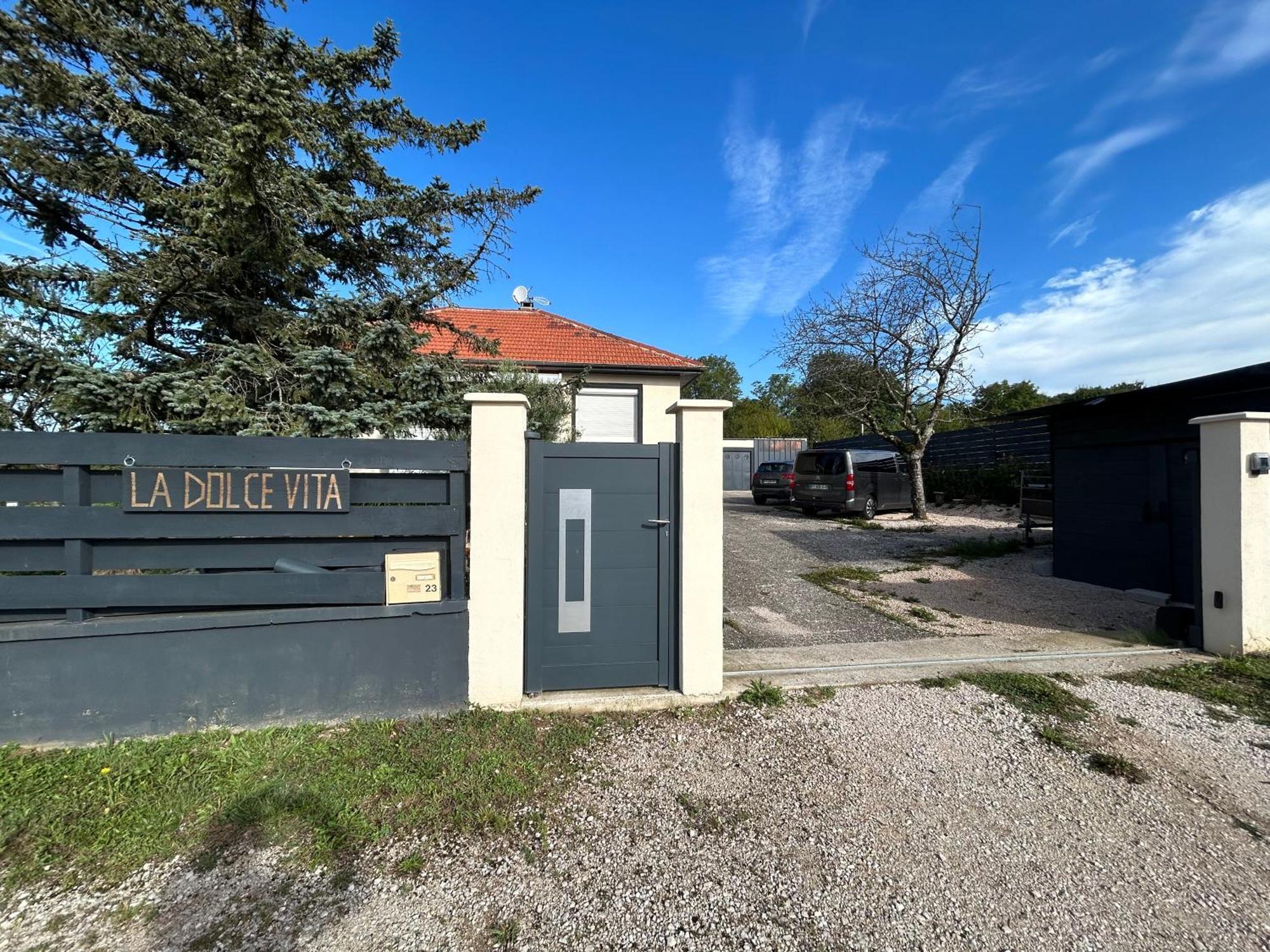 La Dolce Vita Saint-Seine-en-Bache Exterior photo